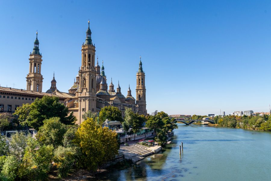 foto de Zaragoza con vistas al río Ebro y al Pilar